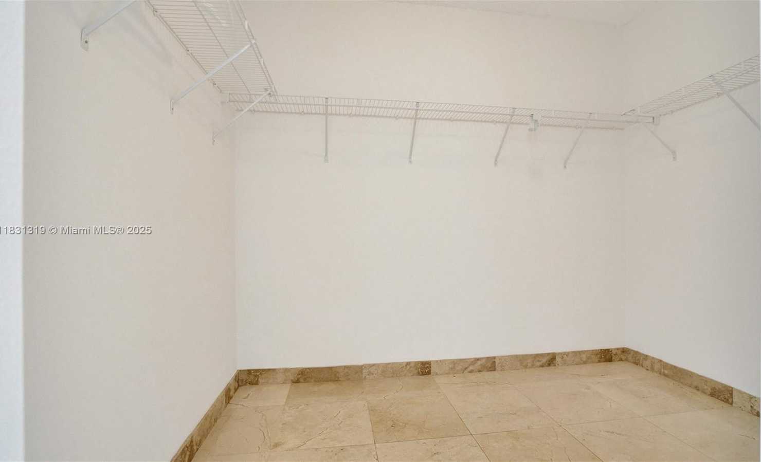 Small Image of 21055 YACHT CLUB DR #1707, Aventura Number 27