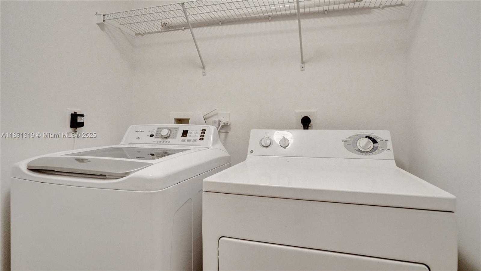 Small Image of 21055 YACHT CLUB DR #1707, Aventura Number 30
