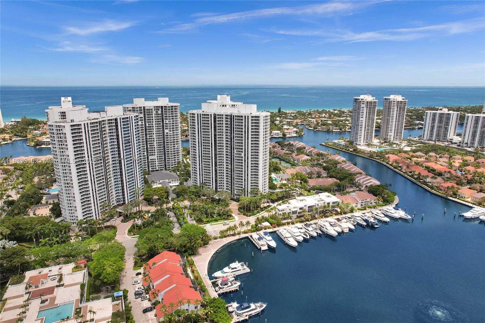 Small Image of 21055 YACHT CLUB DR #1707, Aventura Number 33