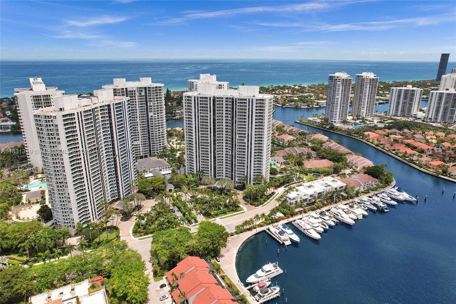 Small Image of 21055 YACHT CLUB DR #1707, Aventura Number 4