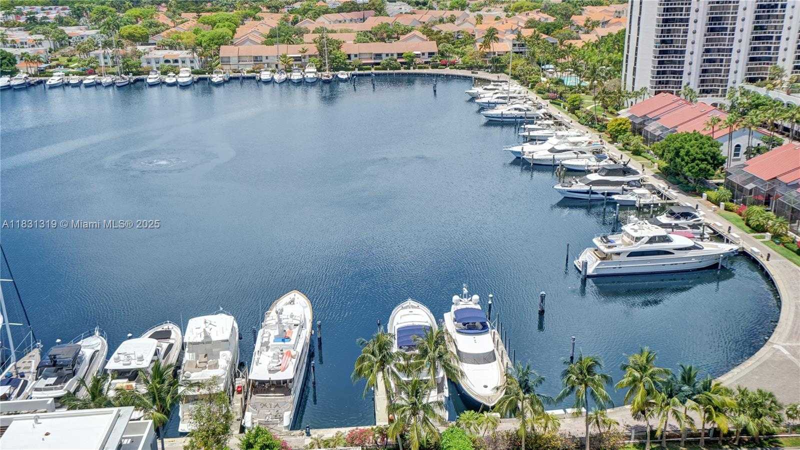 Small Image of 21055 YACHT CLUB DR #1707, Aventura Number 40