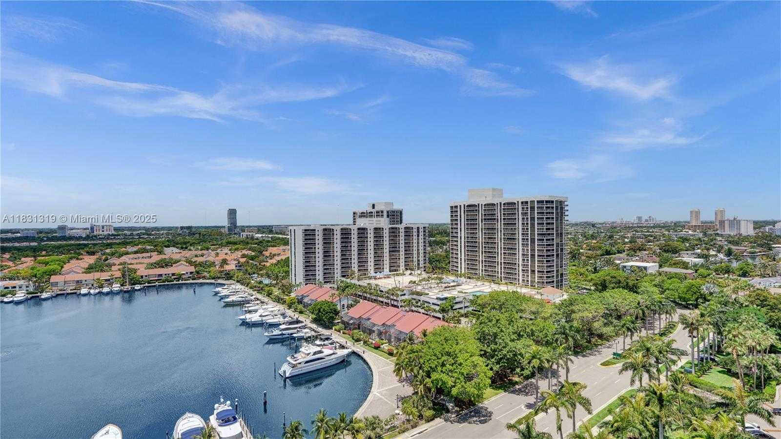 Small Image of 21055 YACHT CLUB DR #1707, Aventura Number 41