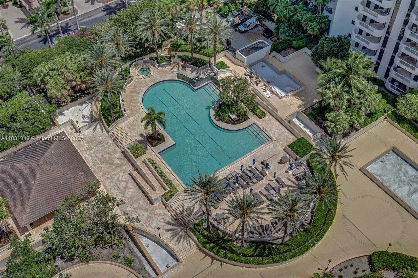 Small Image of 21055 YACHT CLUB DR #1707, Aventura Number 45