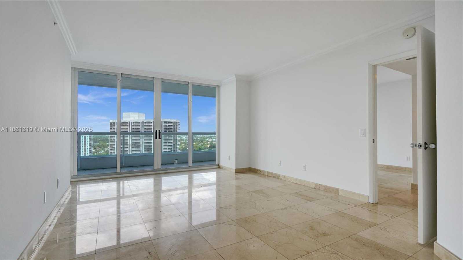 Small Image of 21055 YACHT CLUB DR #1707, Aventura Number 5