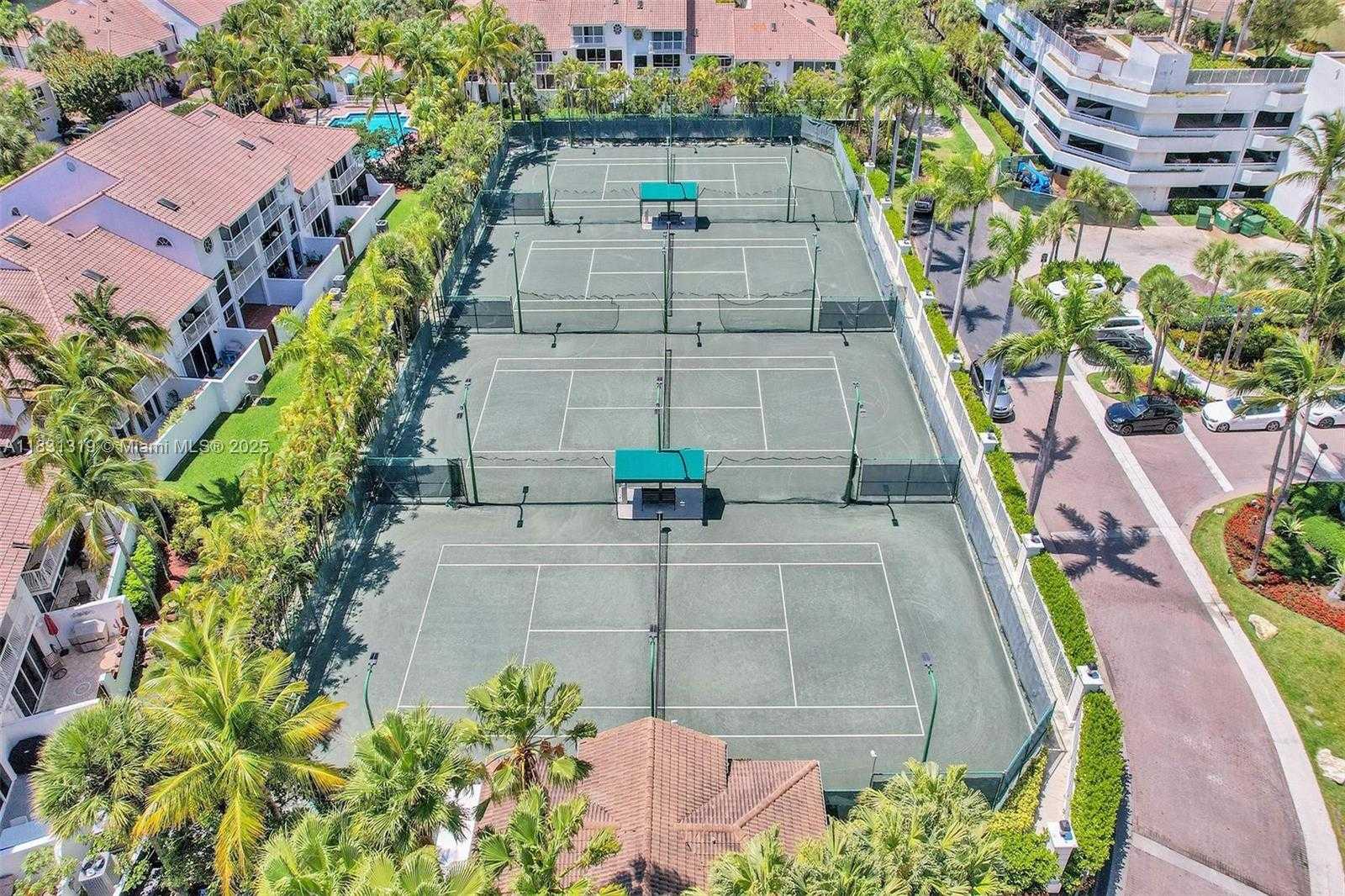 Small Image of 21055 YACHT CLUB DR #1707, Aventura Number 54