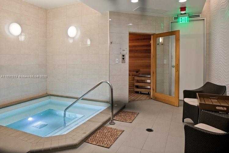 Small Image of 21055 YACHT CLUB DR #1707, Aventura Number 58