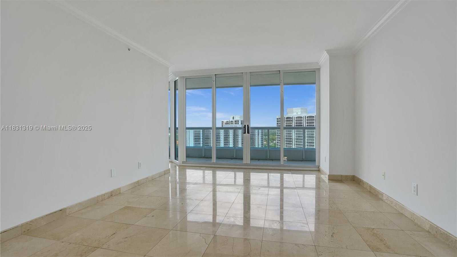 Small Image of 21055 YACHT CLUB DR #1707, Aventura Number 6