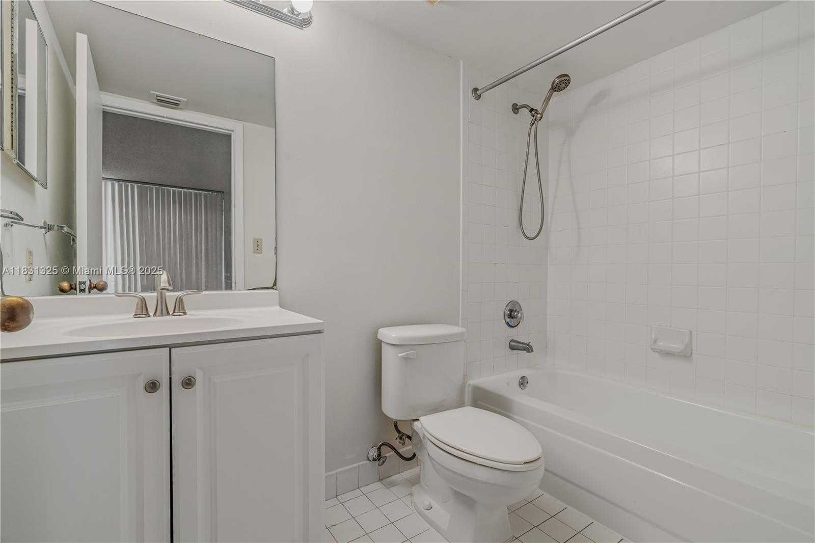 Small Image of 540 BRICKELL KEY DR #718, Miami Number 8