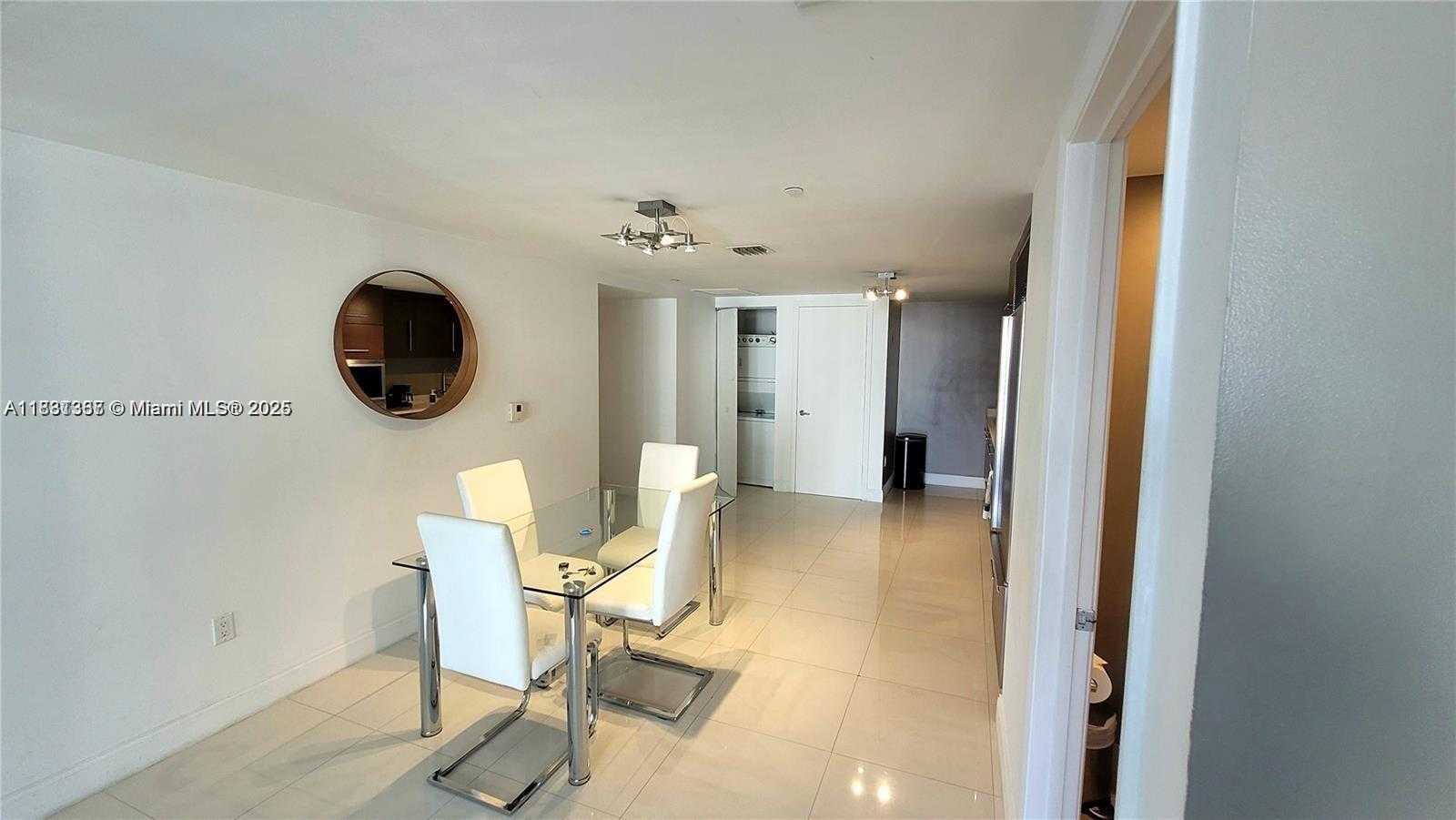 Small Image of 485 BRICKELL AVE #2311, Miami Number 7