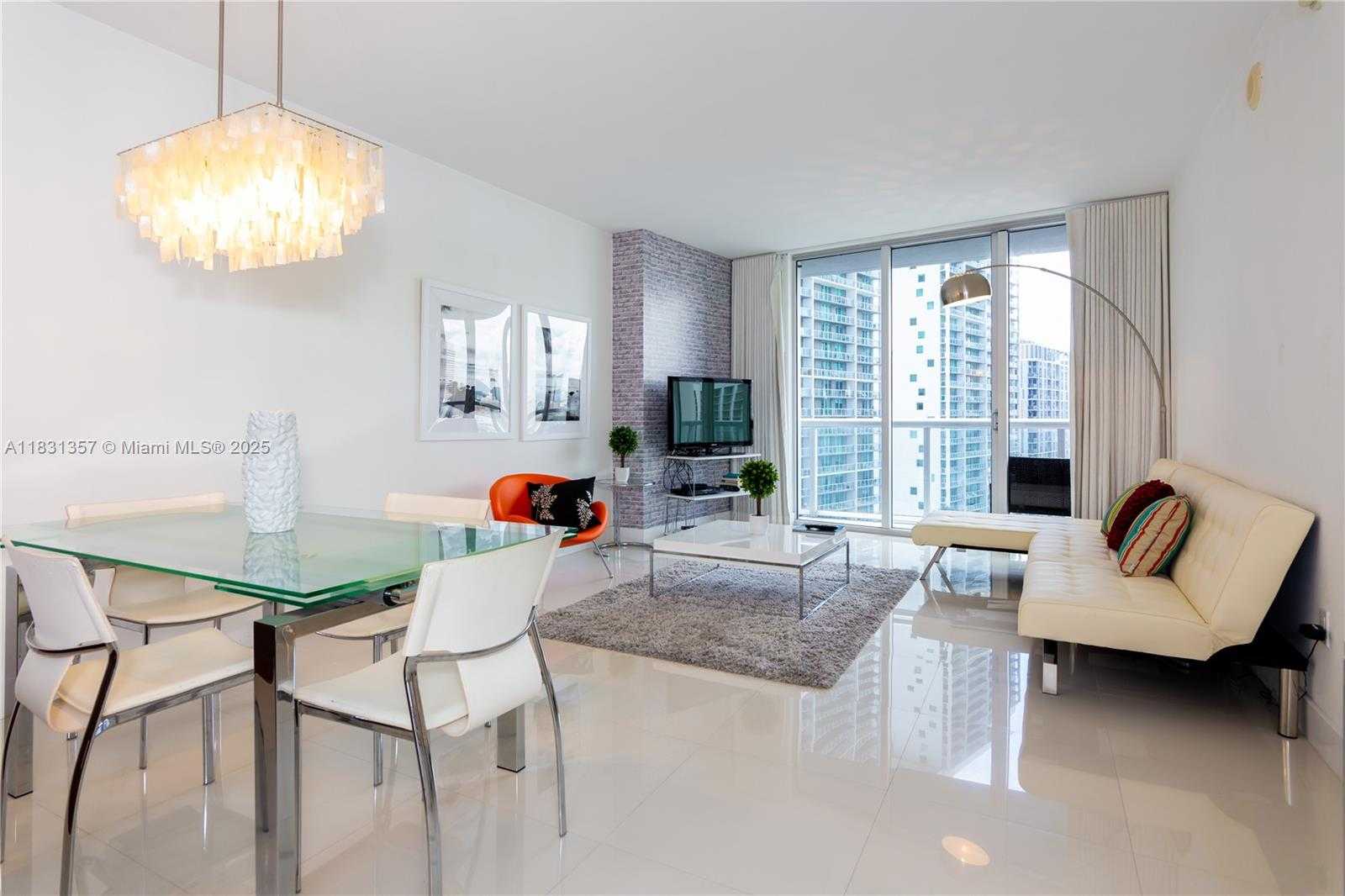 Small Image of 485 BRICKELL AVE #2006, Miami Number 12