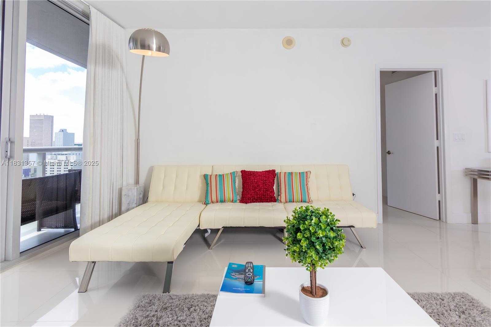 Small Image of 485 BRICKELL AVE #2006, Miami Number 14