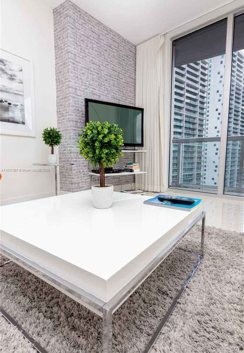 Small Image of 485 BRICKELL AVE #2006, Miami Number 18