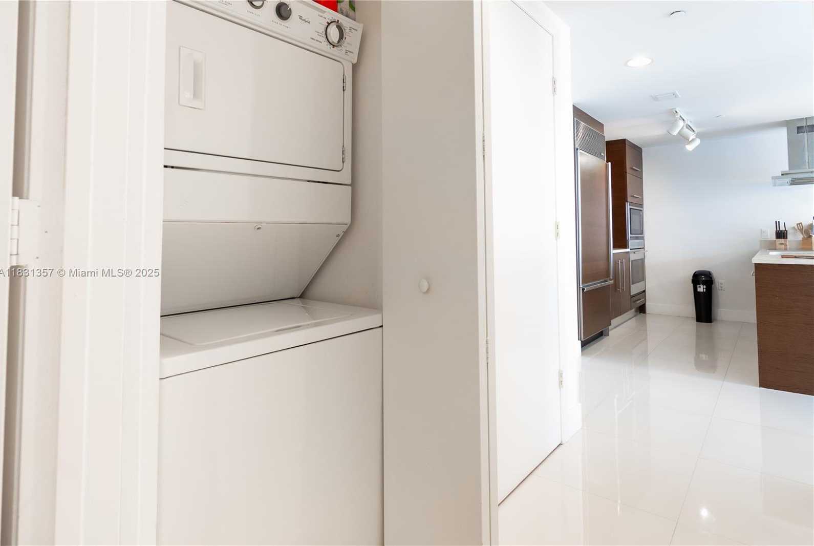 Small Image of 485 BRICKELL AVE #2006, Miami Number 19