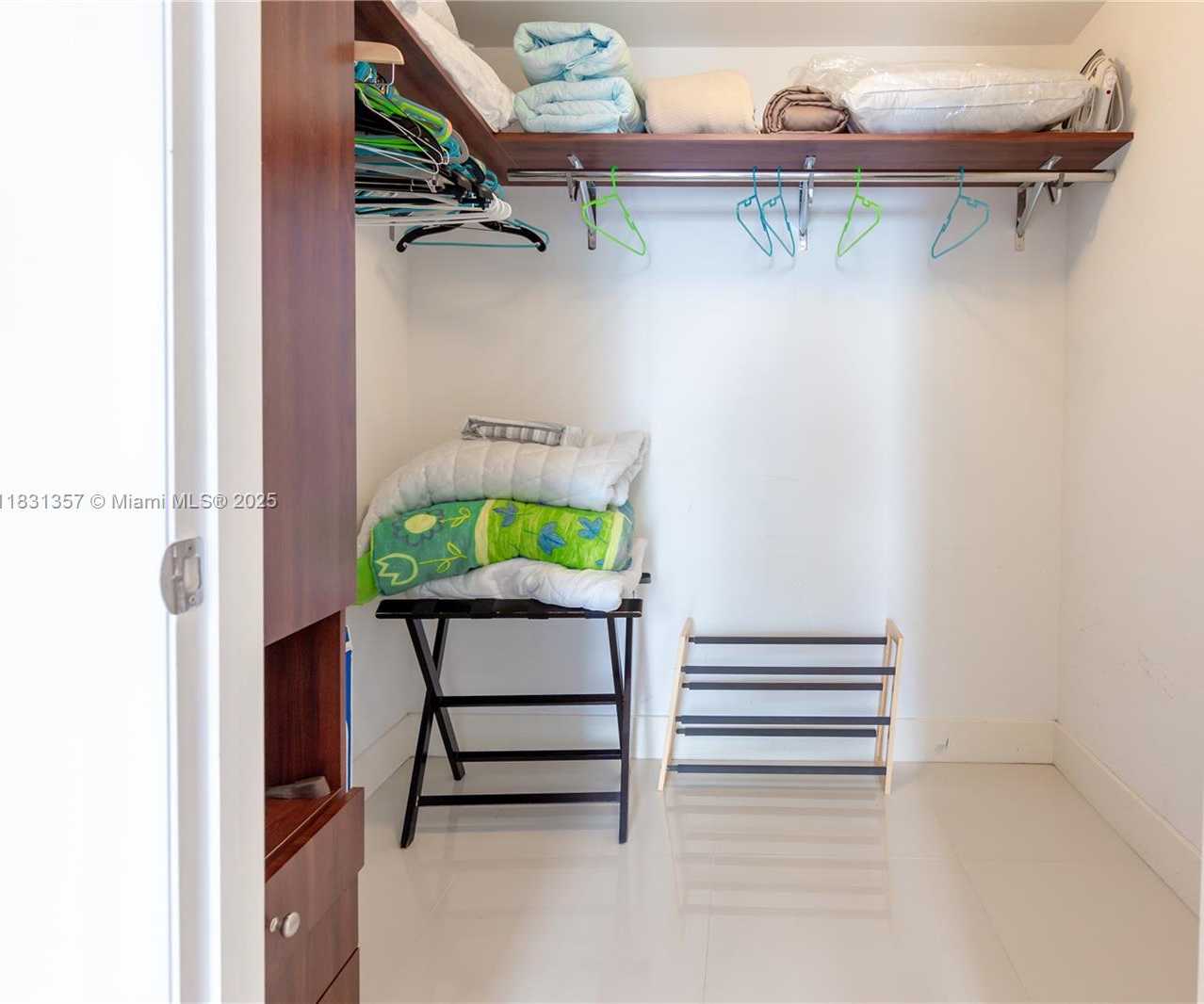 Small Image of 485 BRICKELL AVE #2006, Miami Number 28
