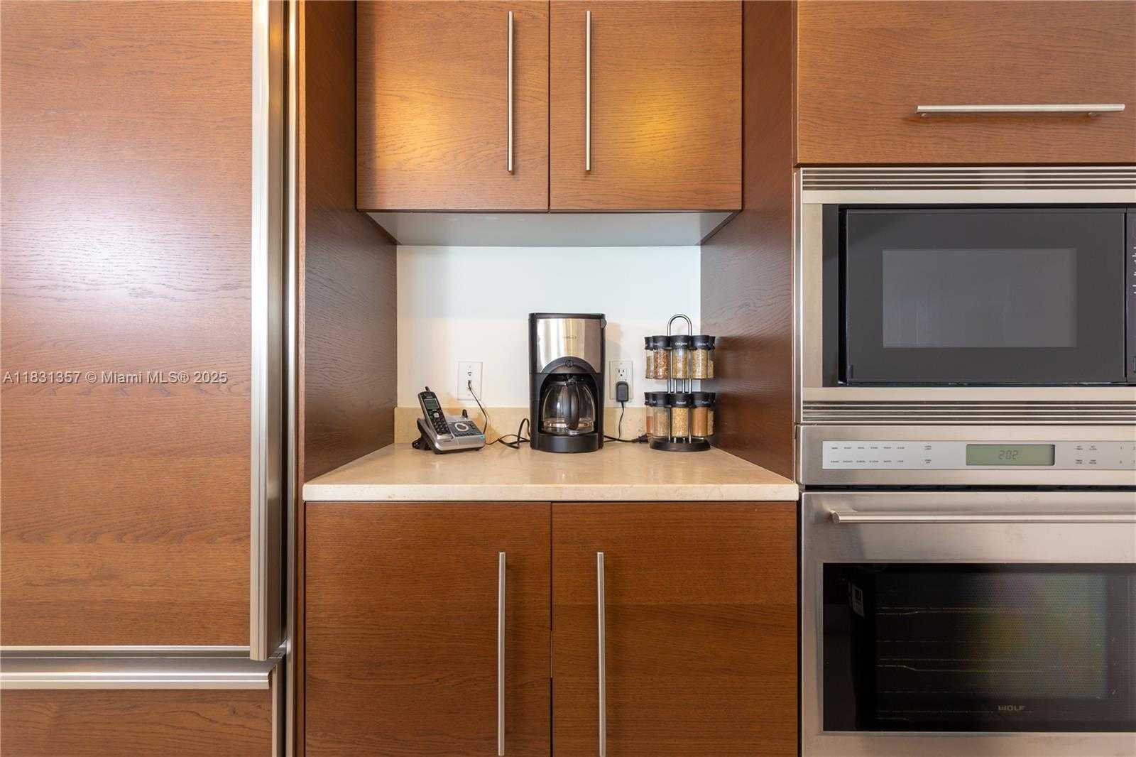 Small Image of 485 BRICKELL AVE #2006, Miami Number 8