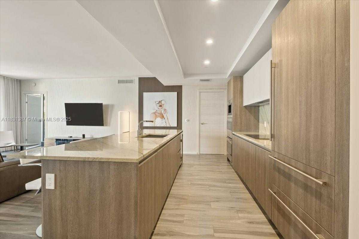 Small Image of 801 SOUTH MIAMI AVE #4708, Miami Number 2