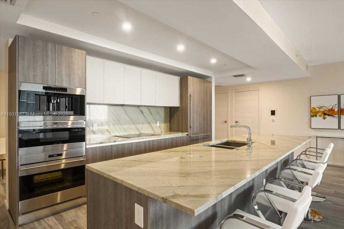 Small Image of 801 SOUTH MIAMI AVE #4708, Miami Number 3