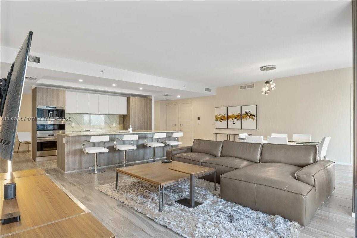 Small Image of 801 SOUTH MIAMI AVE #4708, Miami Number 4
