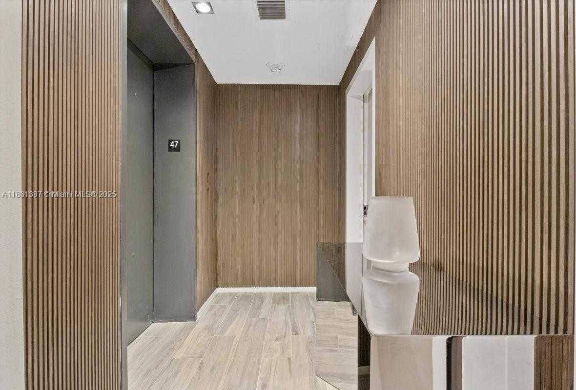 Small Image of 801 SOUTH MIAMI AVE #4708, Miami Number 6