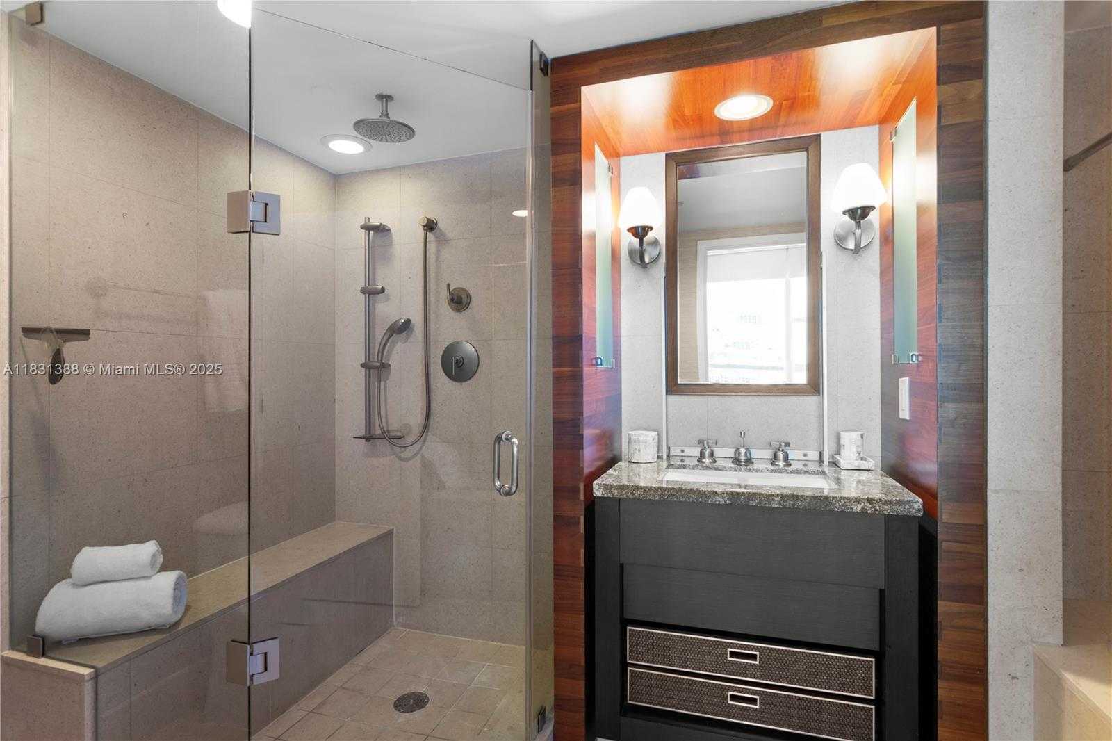 Small Image of 6801 COLLINS AVE #PH05, Miami Beach Number 17