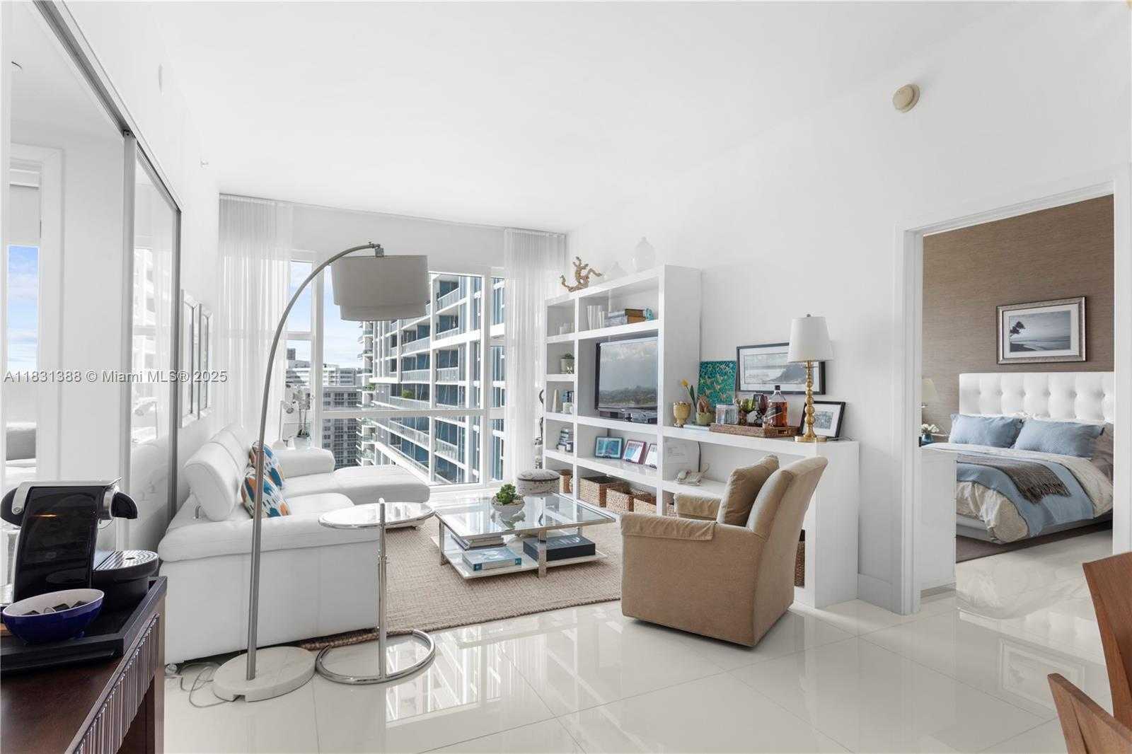 Small Image of 6801 COLLINS AVE #PH05, Miami Beach Number 2