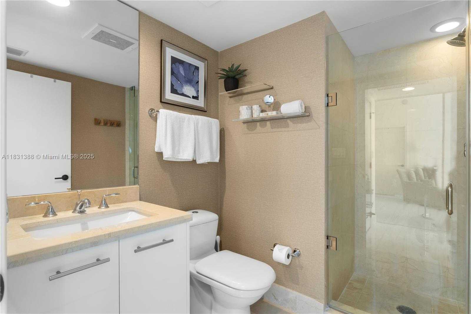 Small Image of 6801 COLLINS AVE #PH05, Miami Beach Number 21