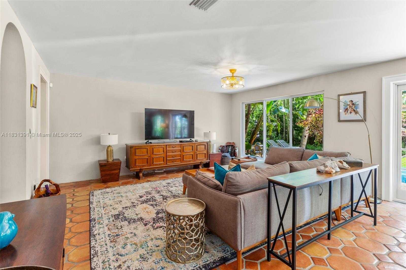 Small Image of 13599 OLD CUTLER RD, Pinecrest Number 11