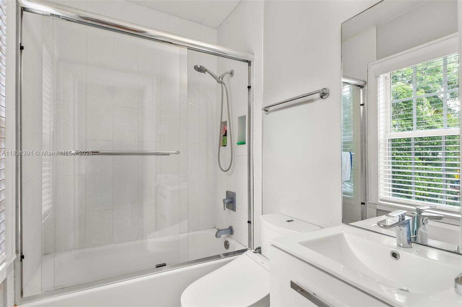 Small Image of 13599 OLD CUTLER RD, Pinecrest Number 48