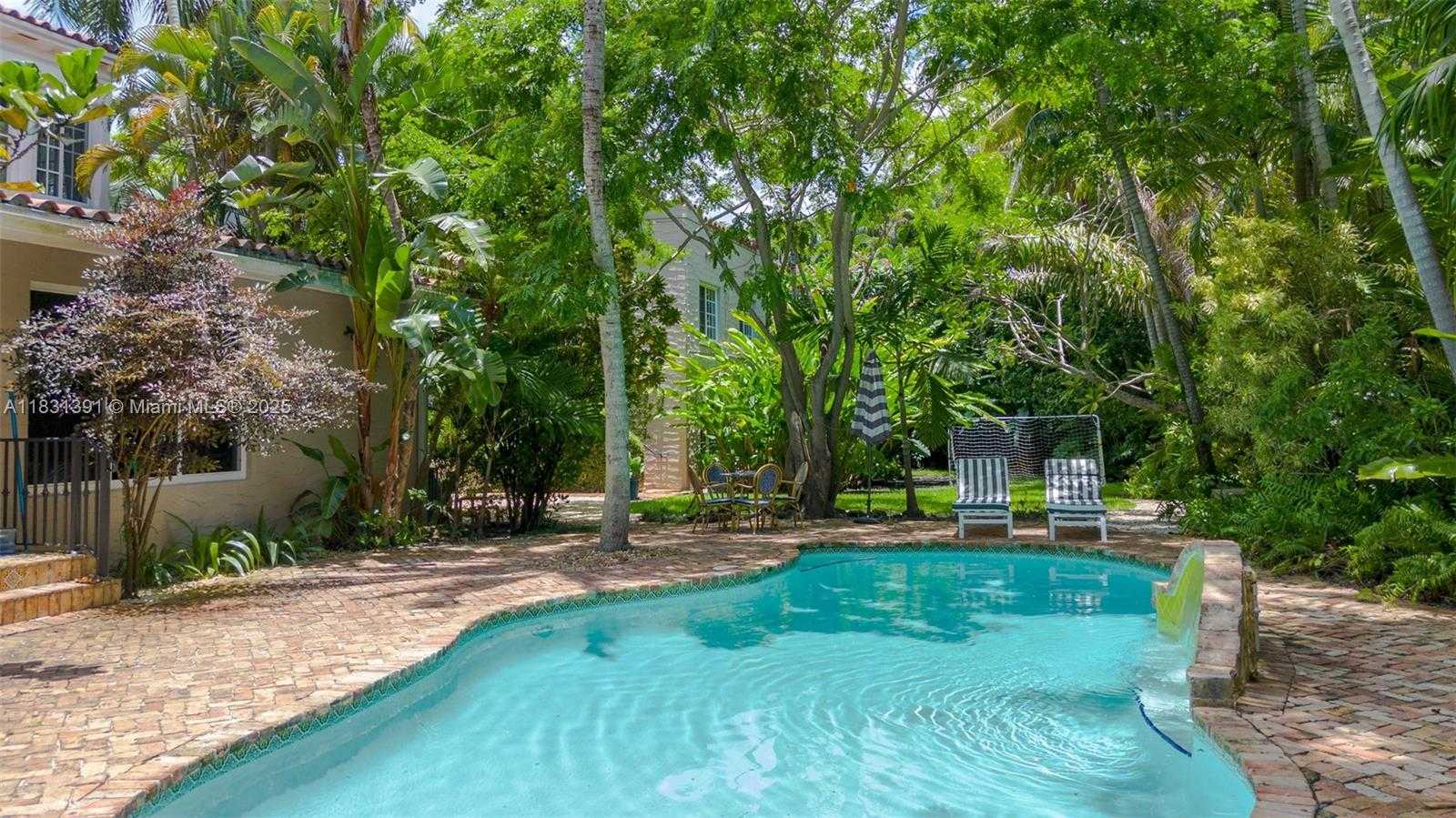 Small Image of 13599 OLD CUTLER RD, Pinecrest Number 5