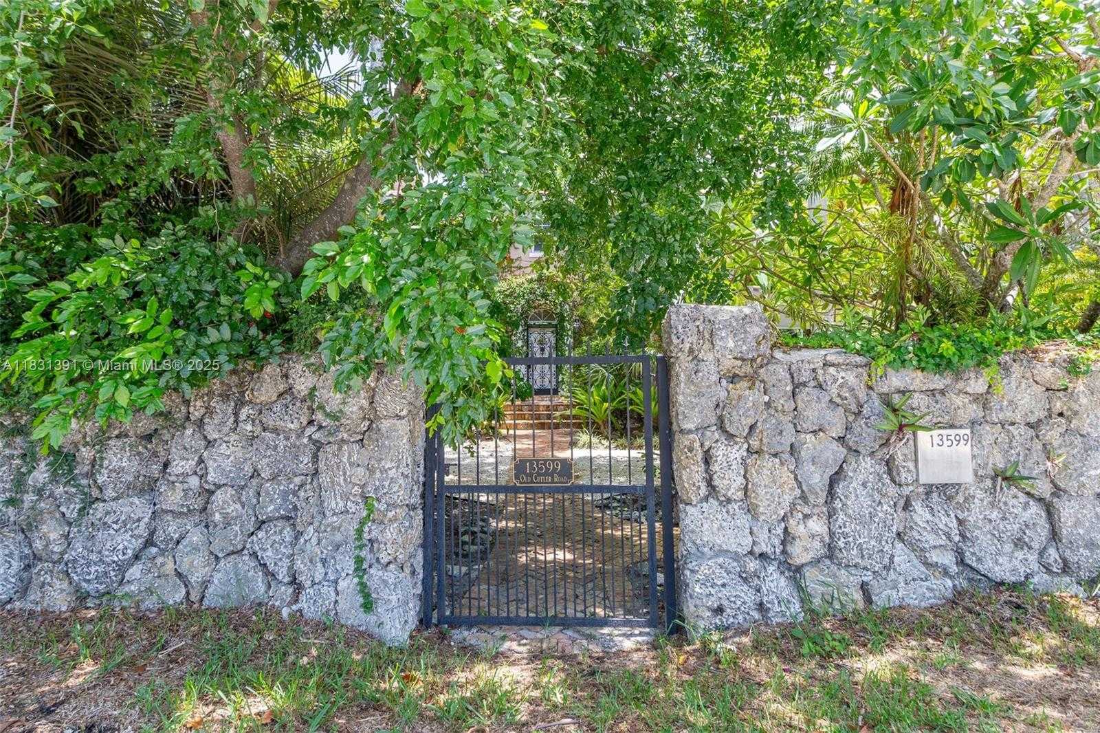 Small Image of 13599 OLD CUTLER RD, Pinecrest Number 53