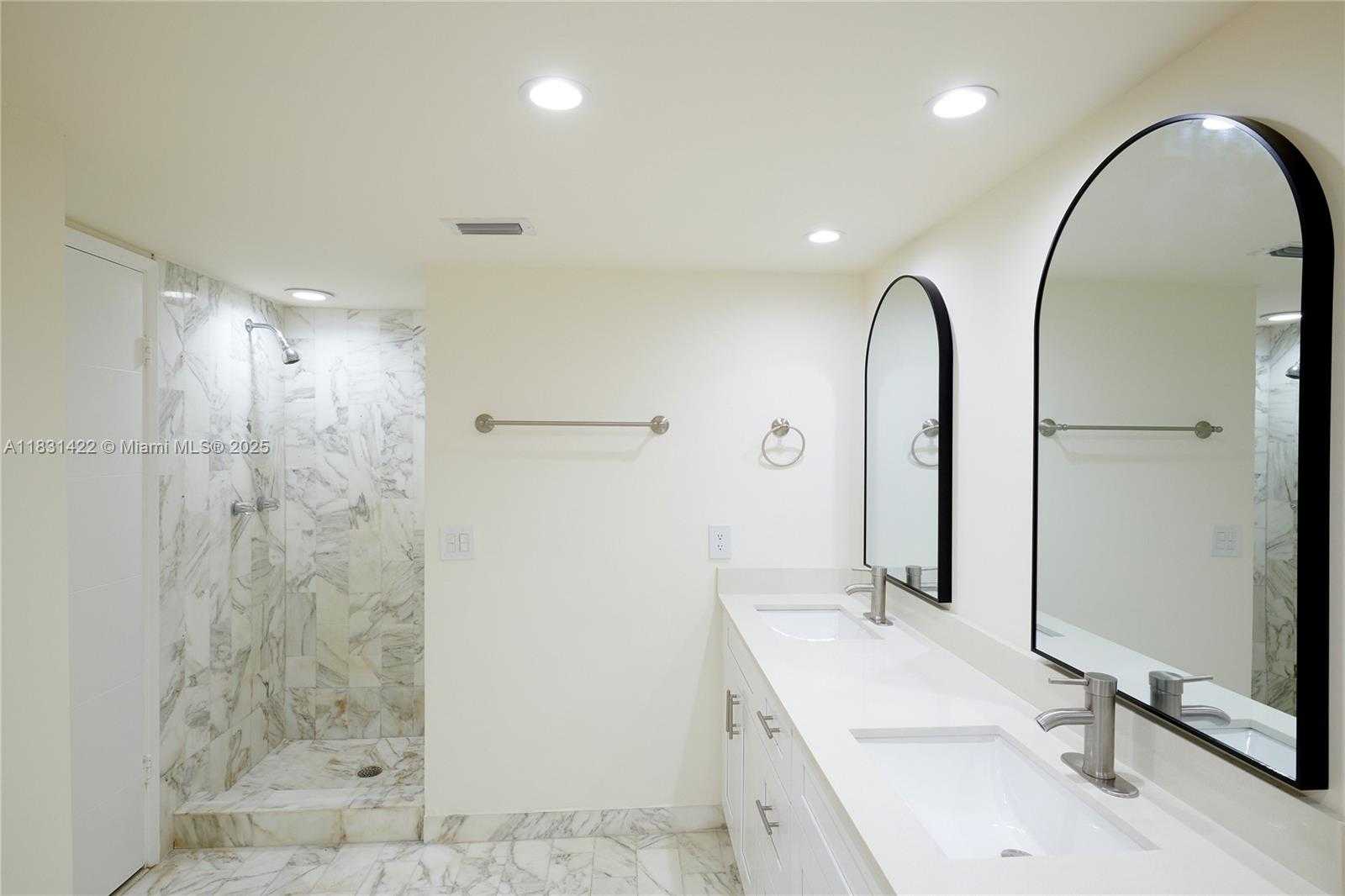 Small Image of Miami Beach Number 15