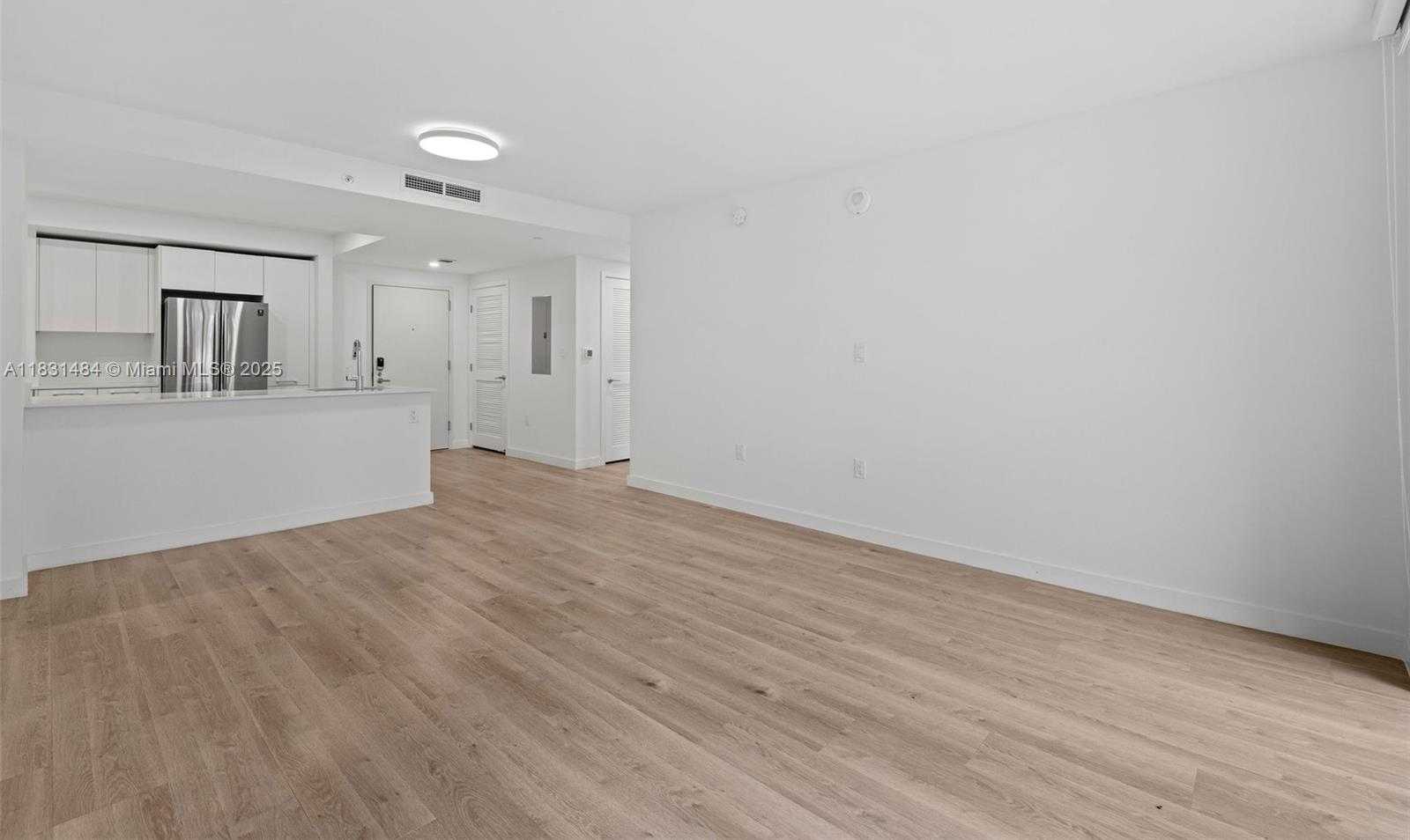 Small Image of 1500 BAY RD #N-0111, Miami Beach Number 10