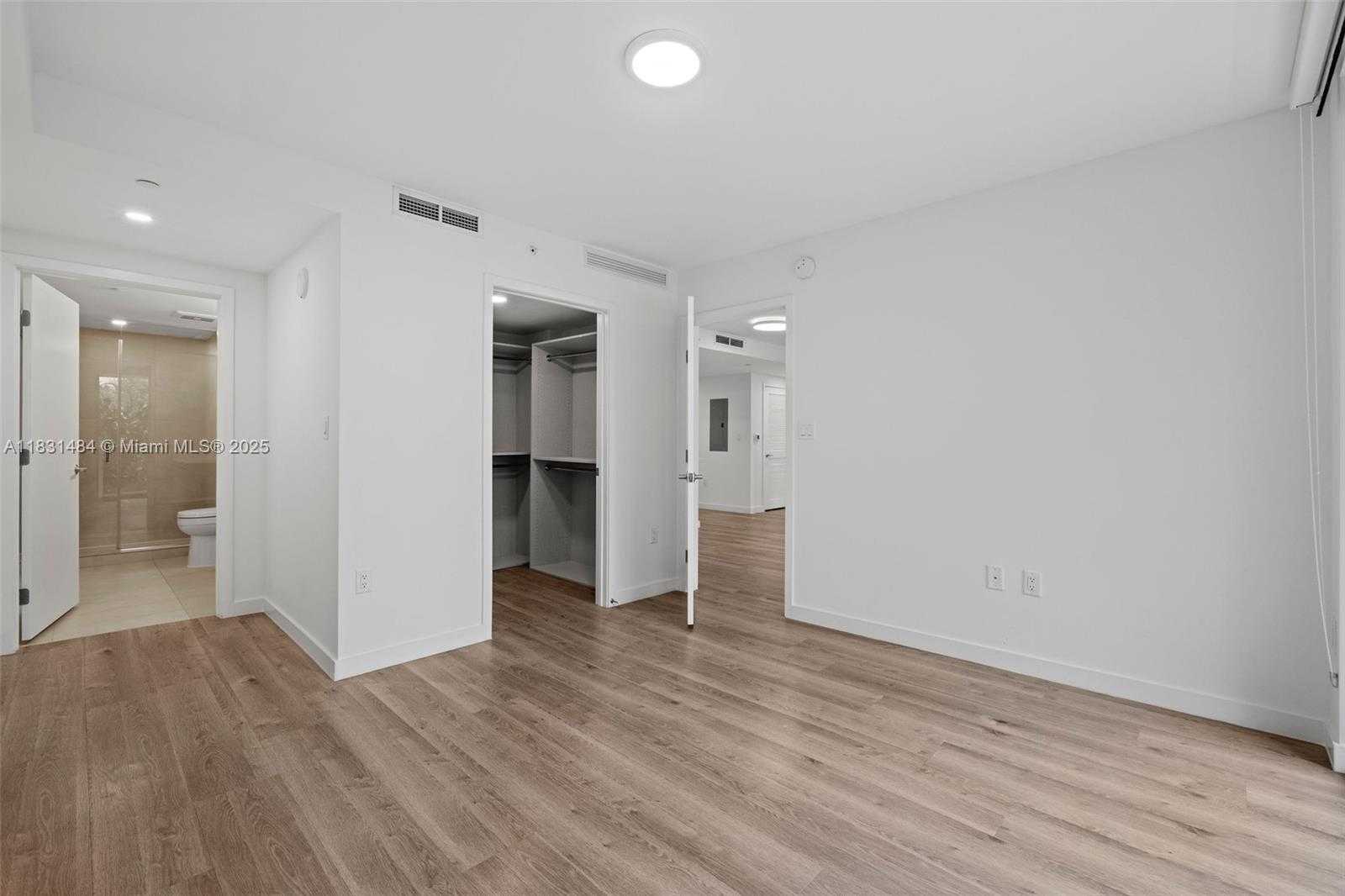 Small Image of 1500 BAY RD #N-0111, Miami Beach Number 12