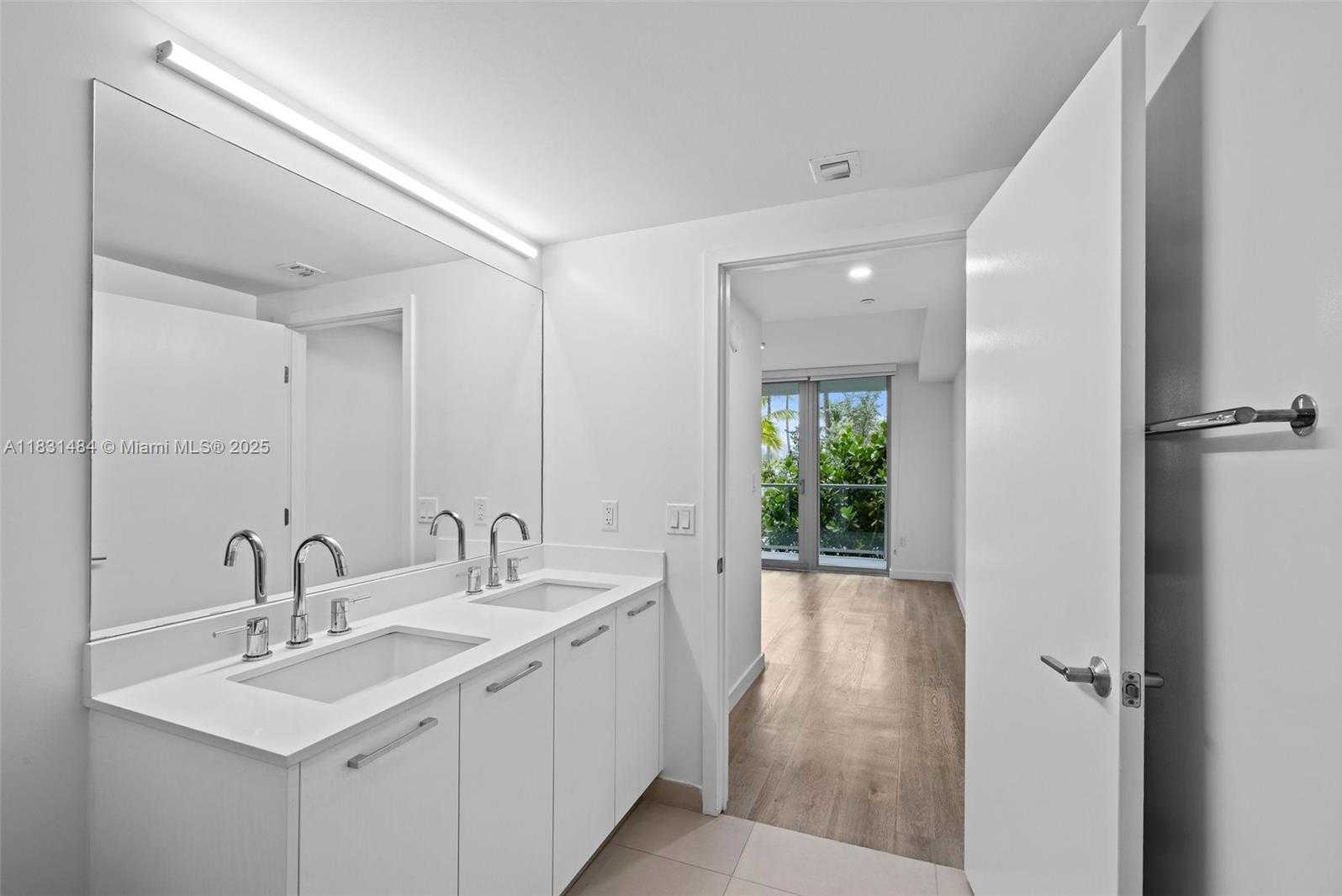 Small Image of 1500 BAY RD #N-0111, Miami Beach Number 18