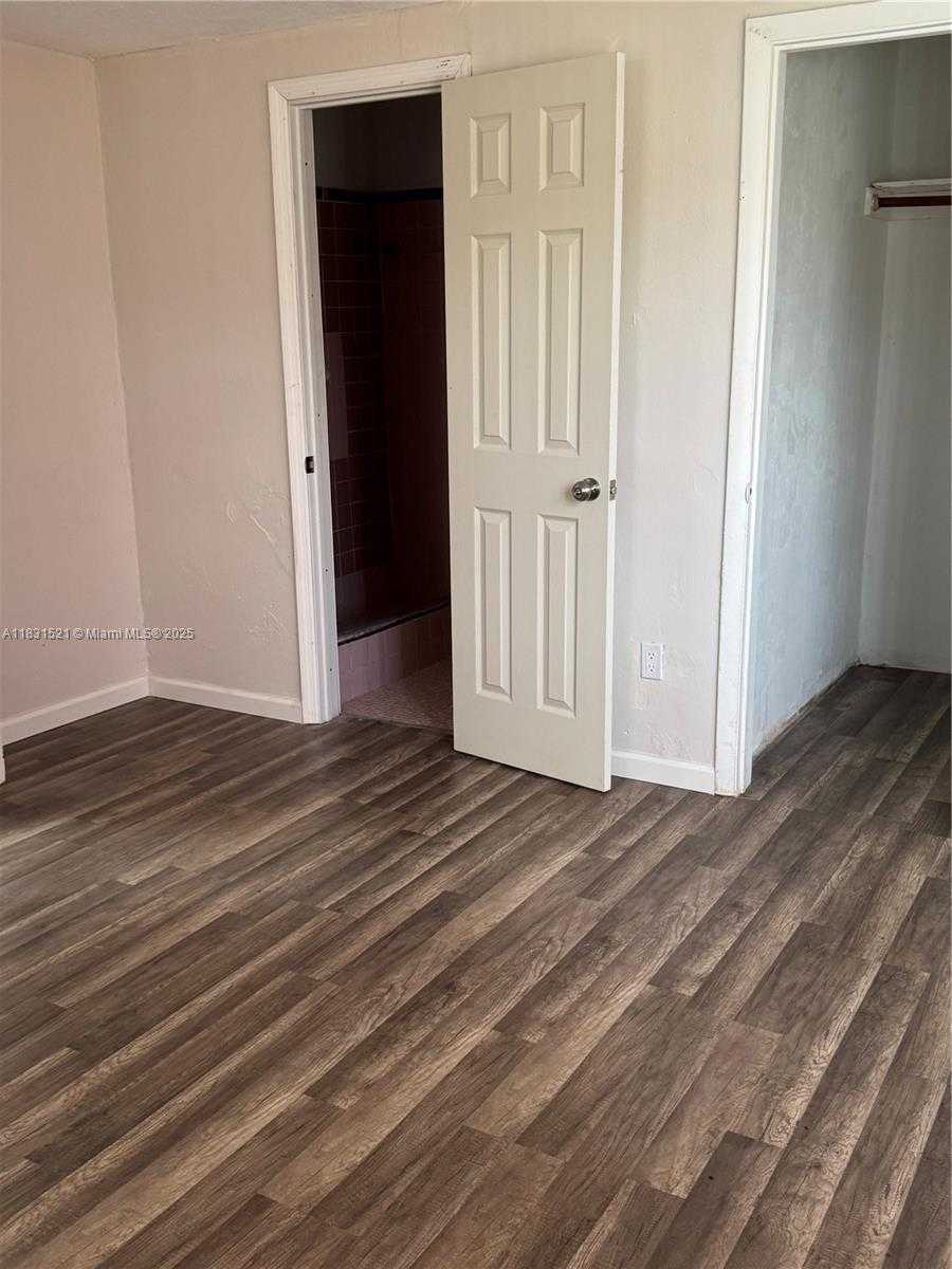 Small Image of 1240 NORTH WEST 86TH ST, Miami Number 2