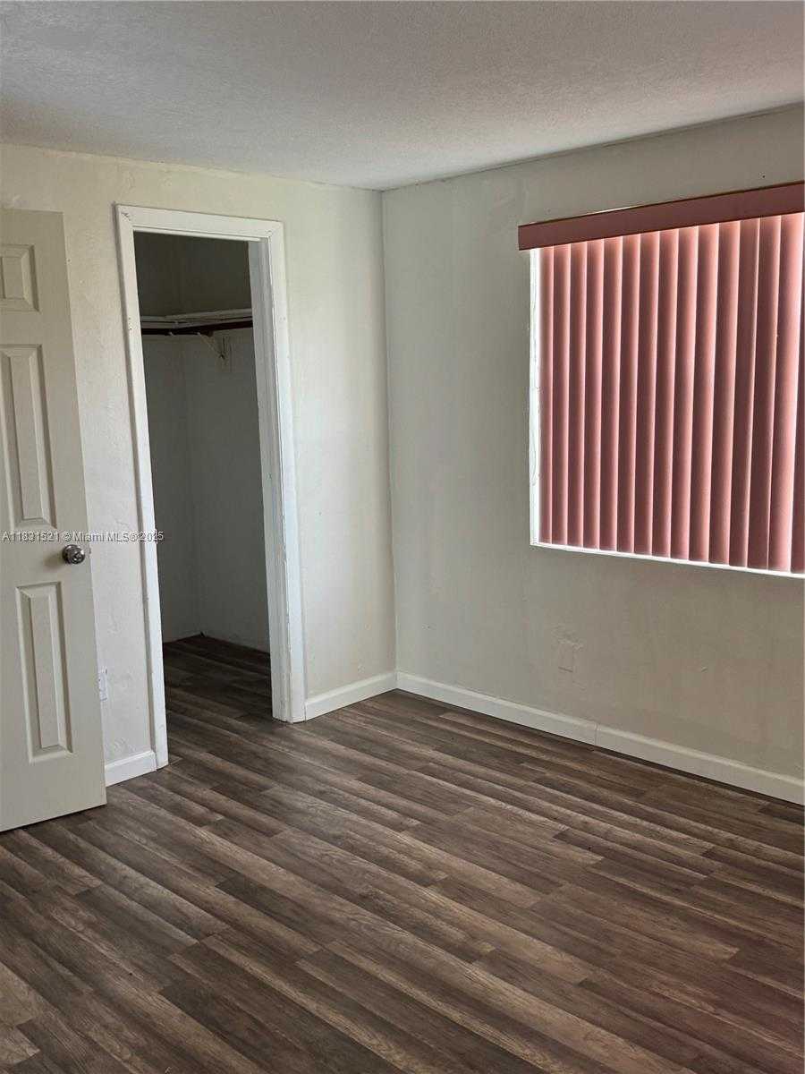 Small Image of 1240 NORTH WEST 86TH ST, Miami Number 3