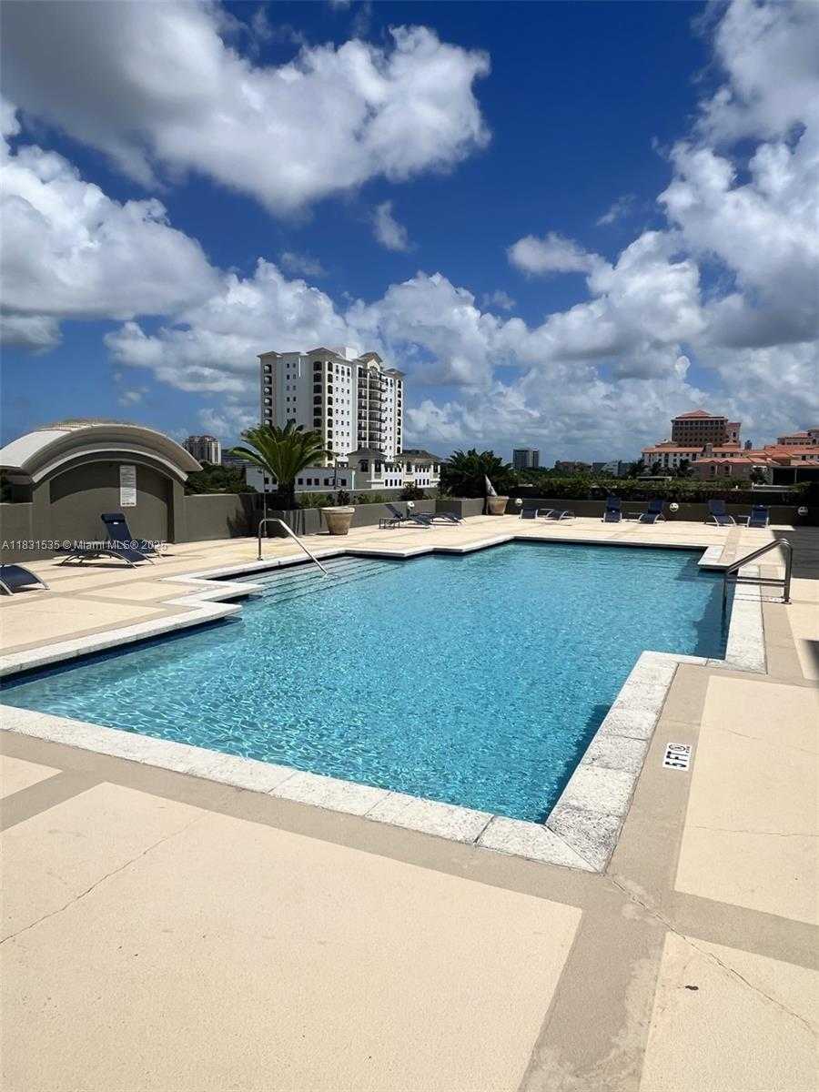 Small Image of 50 MENORES AVE #602, Coral Gables Number 10