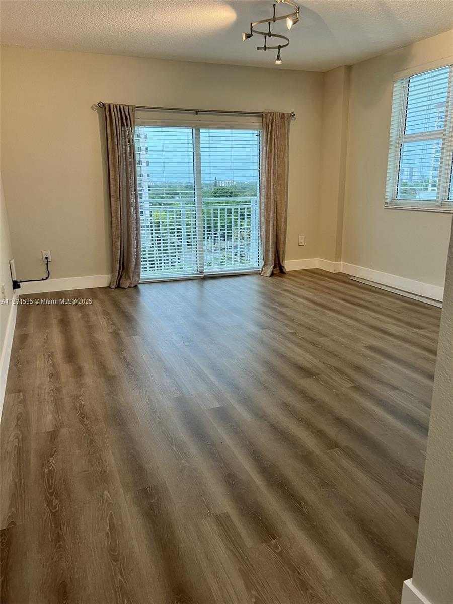 Small Image of 50 MENORES AVE #602, Coral Gables Number 2