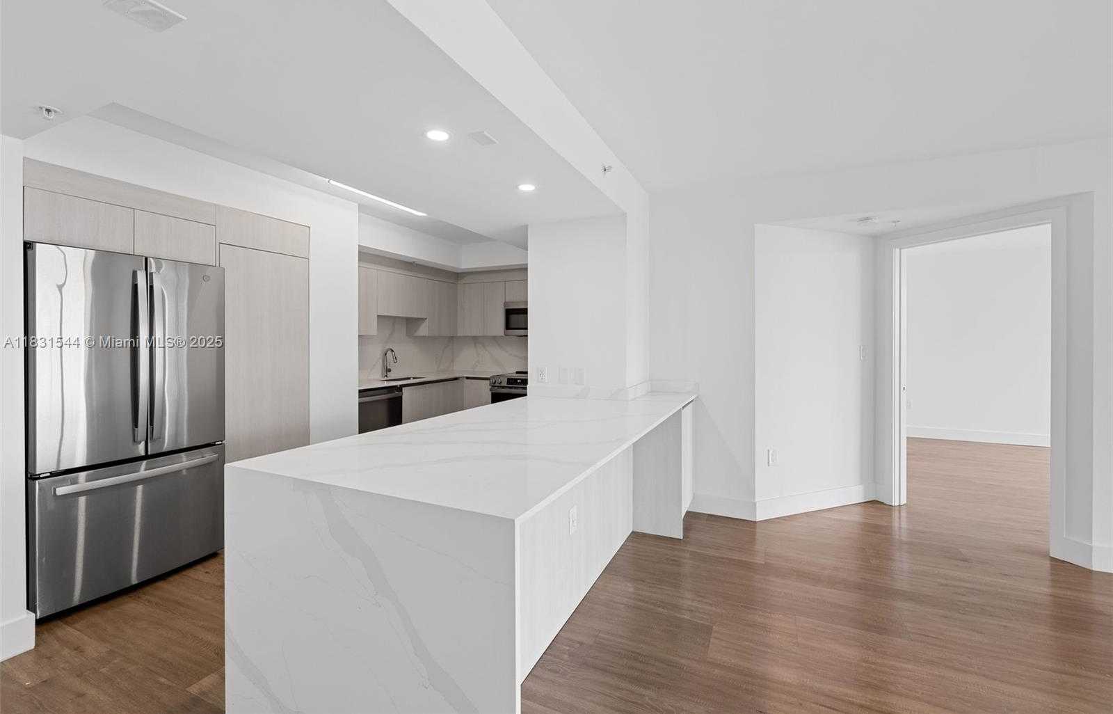 Small Image of 1500 BAY RD #G-0302, Miami Beach Number 5