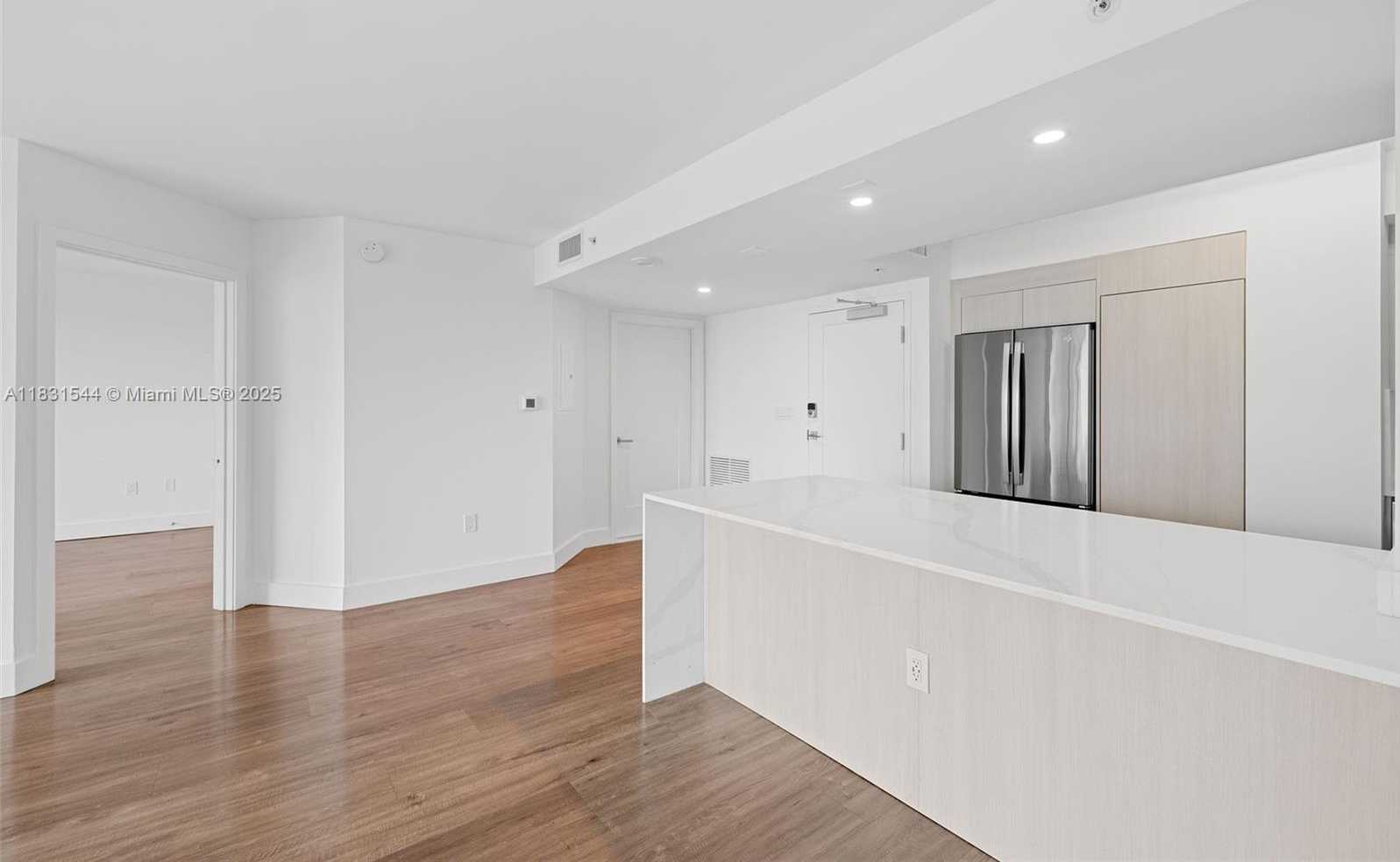 Small Image of 1500 BAY RD #G-0302, Miami Beach Number 6