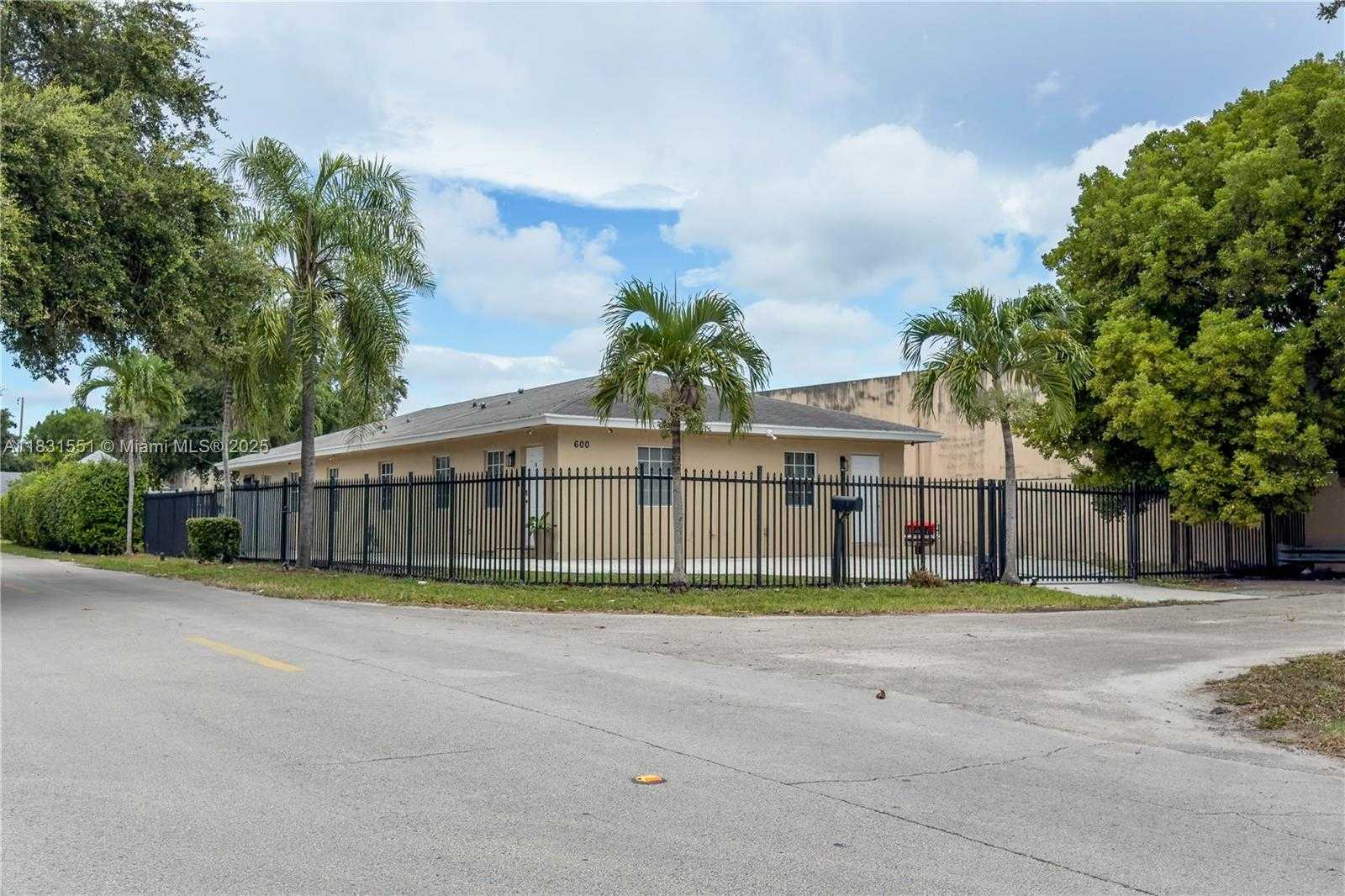 Small Image of 600 NORTH WEST 99TH ST #A, Miami Number 26
