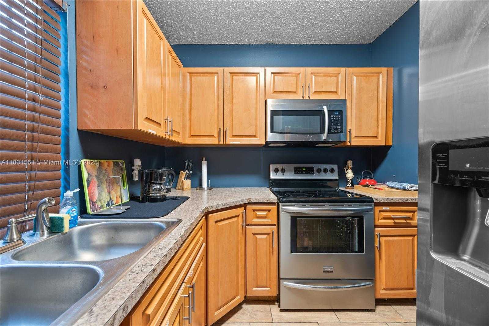 Small Image of 600 NORTH WEST 99TH ST #A, Miami Number 6