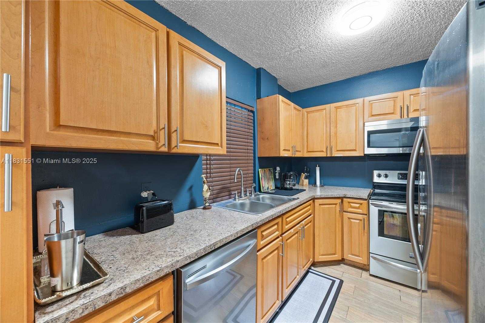 Small Image of 600 NORTH WEST 99TH ST #A, Miami Number 7
