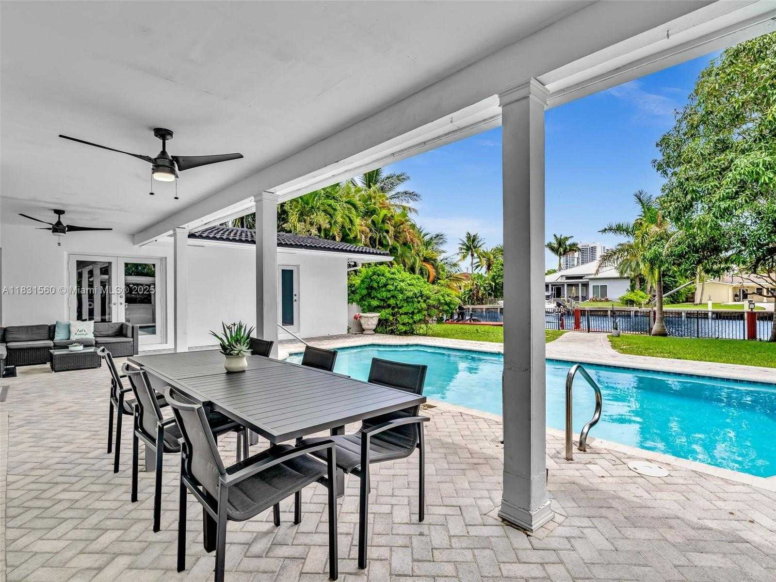 Small Image of 413 TAMARIND DR, Hallandale Beach Number 15