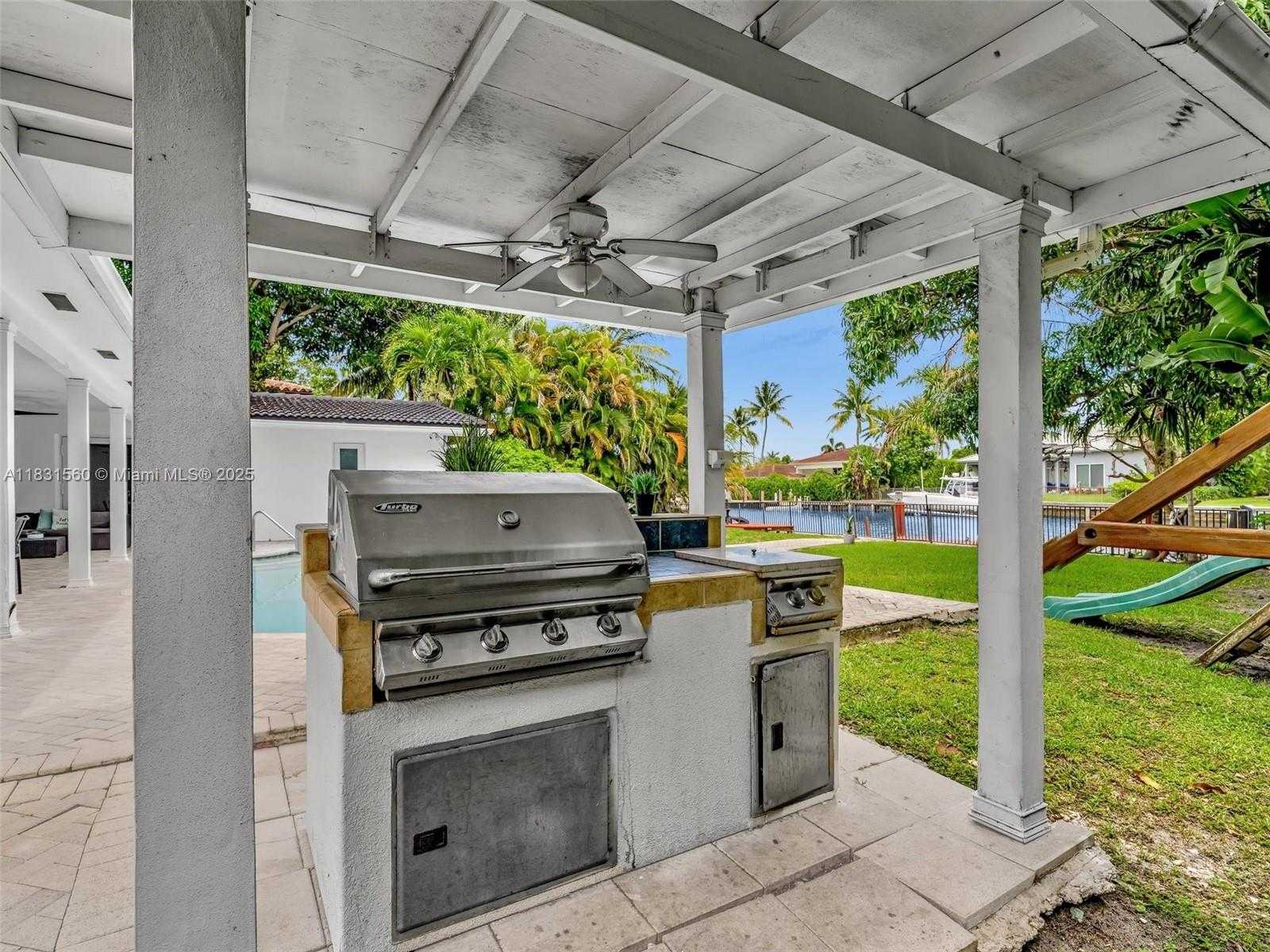 Small Image of 413 TAMARIND DR, Hallandale Beach Number 17