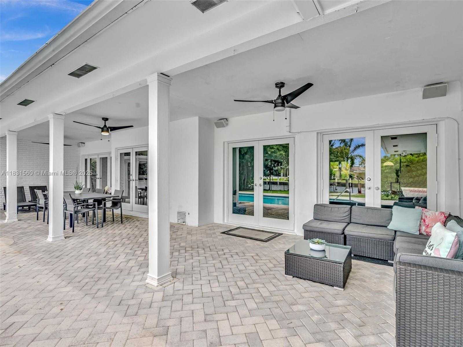 Small Image of 413 TAMARIND DR, Hallandale Beach Number 18