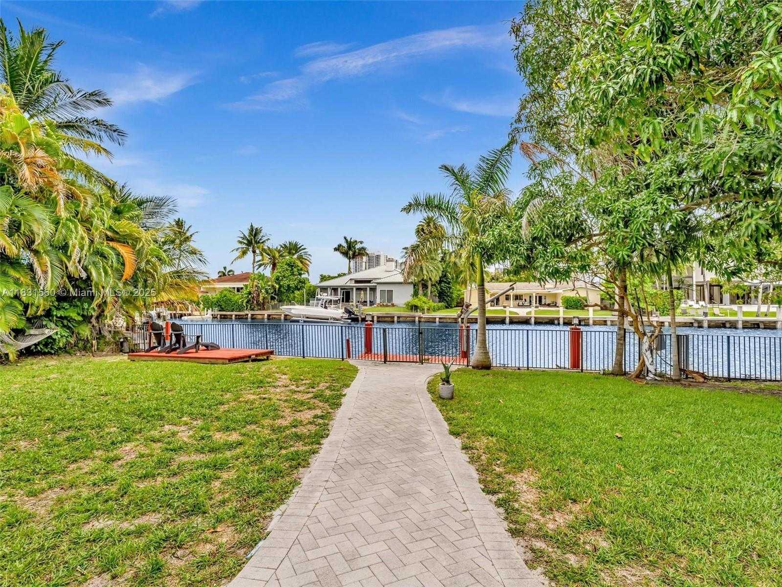 Small Image of 413 TAMARIND DR, Hallandale Beach Number 19