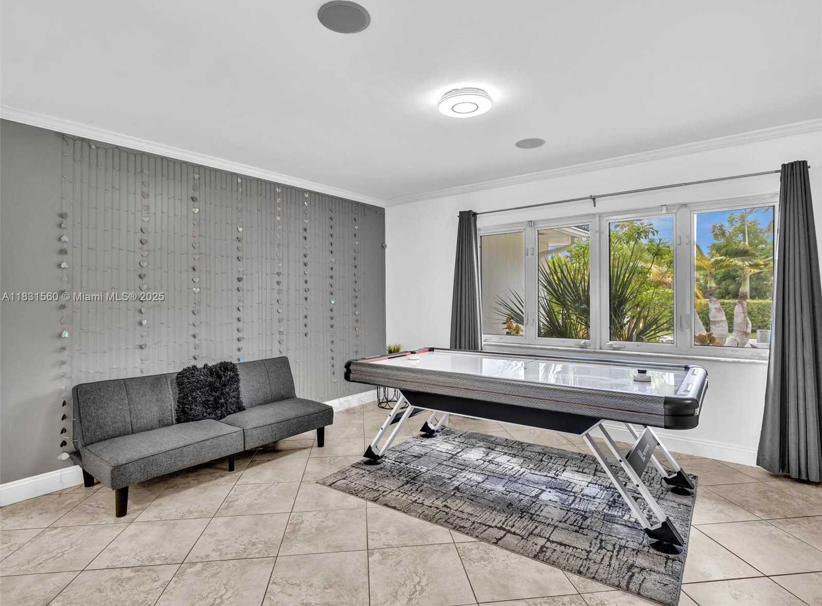Small Image of 413 TAMARIND DR, Hallandale Beach Number 33