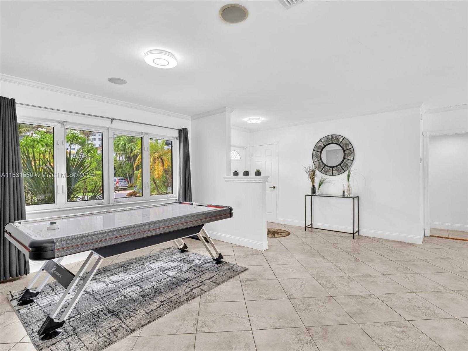 Small Image of 413 TAMARIND DR, Hallandale Beach Number 34