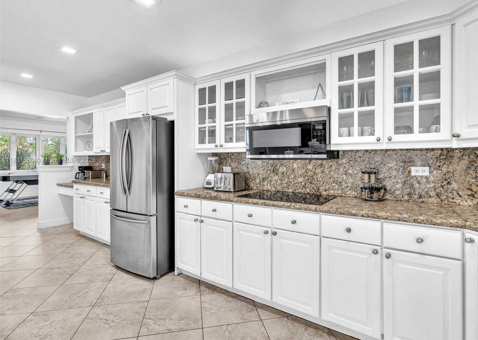 Small Image of 413 TAMARIND DR, Hallandale Beach Number 38